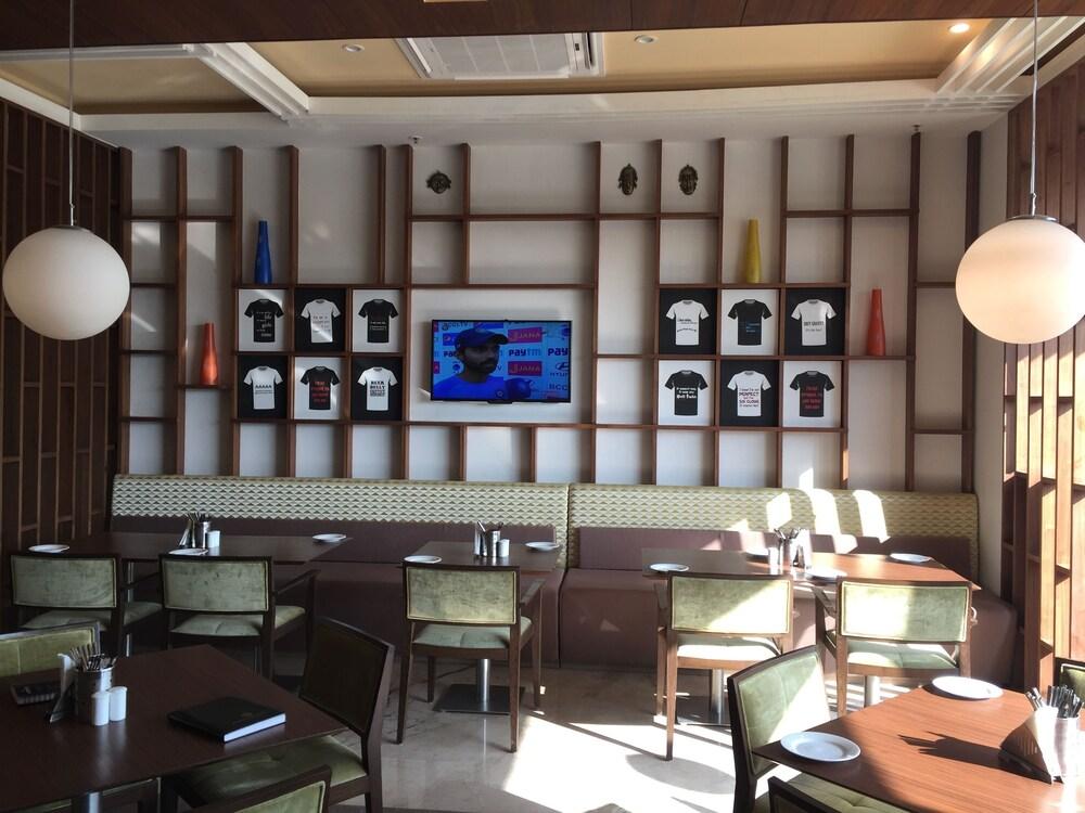 Lemon Tree Hotel, Sector 60, Gurugram Gurgaon Esterno foto