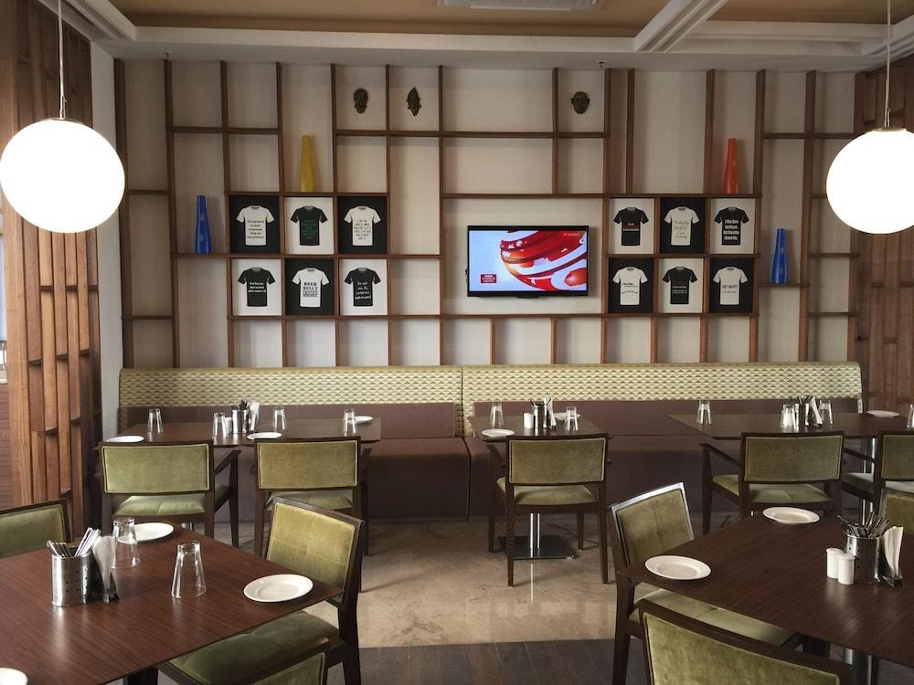 Lemon Tree Hotel, Sector 60, Gurugram Gurgaon Esterno foto