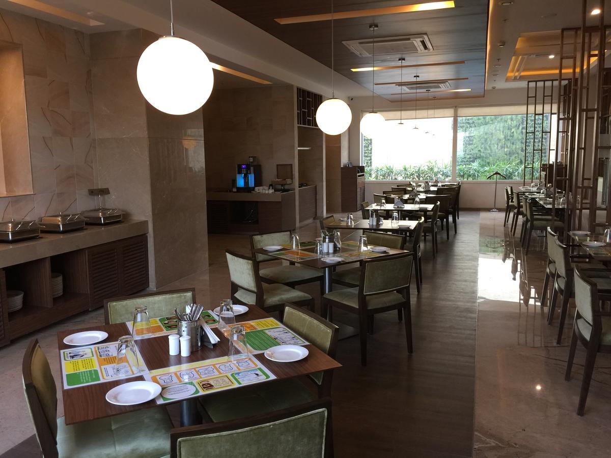 Lemon Tree Hotel, Sector 60, Gurugram Gurgaon Esterno foto